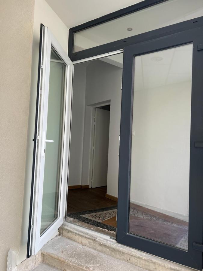 Chic Appartement Type 4 / Parking Prive Reims Bagian luar foto